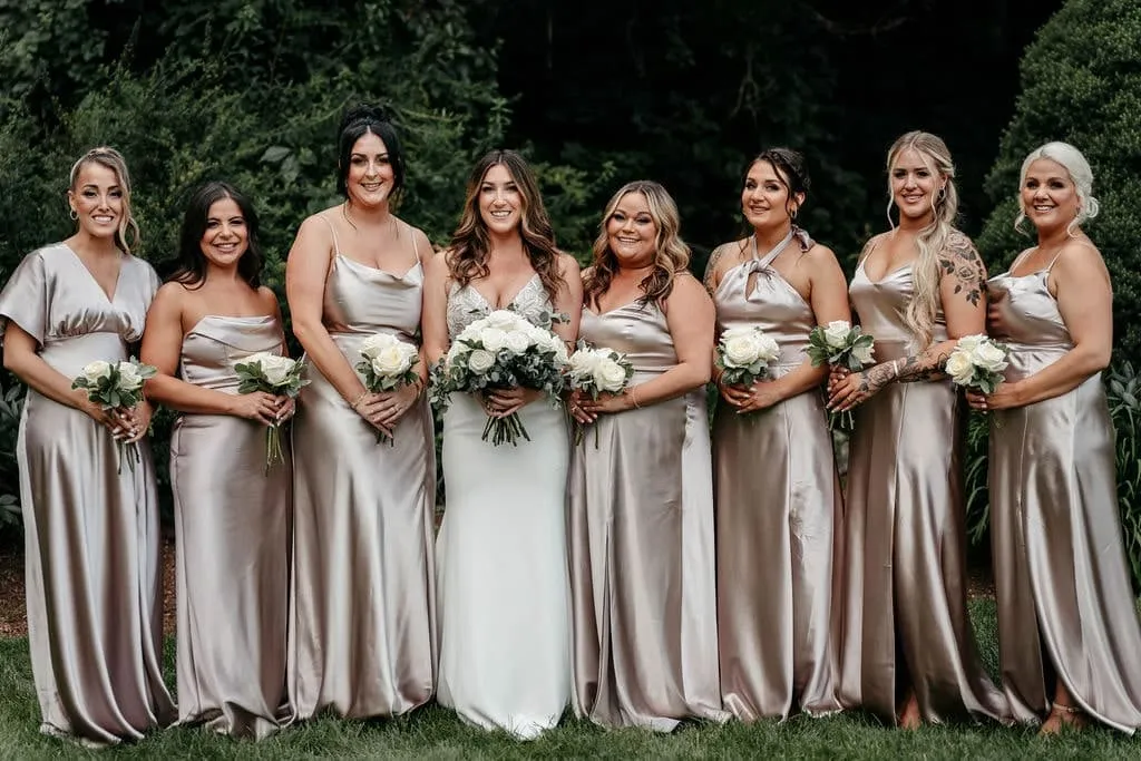 Bride and her bridesmaid | Love in Focus Studio