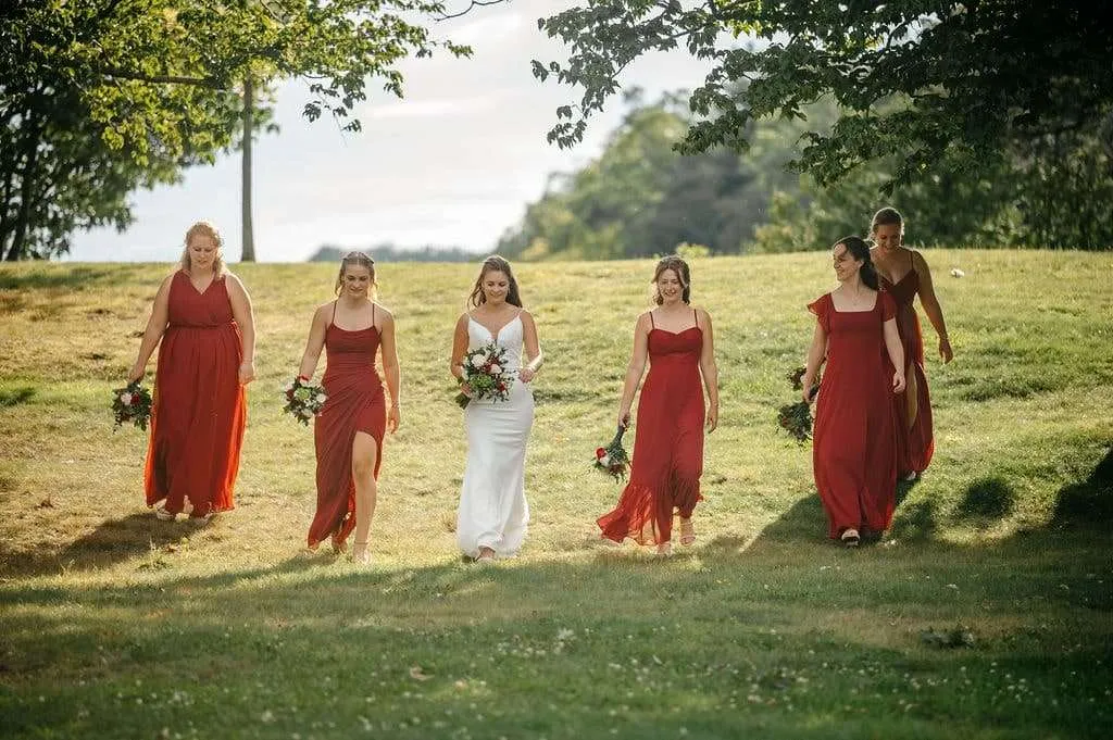 Bride and her bridesmaid | Love in Focus Studio