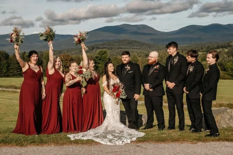 Newly wed with their bridesmaid and groomsmen | Love in Focus Studio