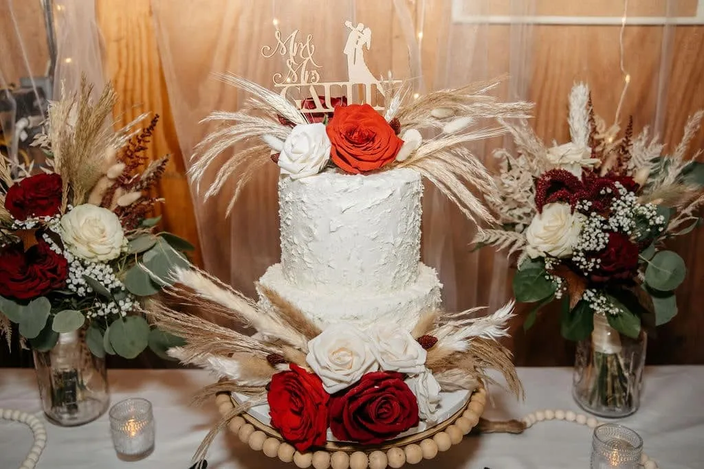 Elegant wedding cake | Love in Focus Studio