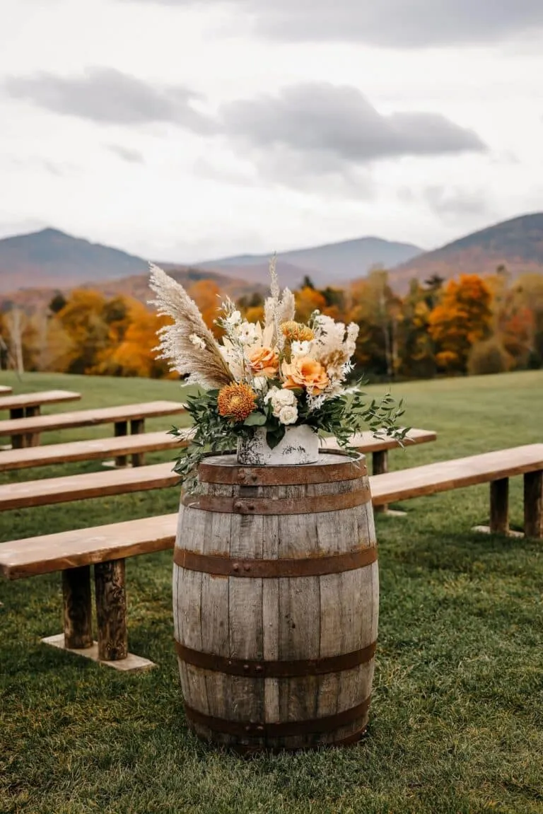 Wedding venue overlooking the mountain | Love in Focus Studio