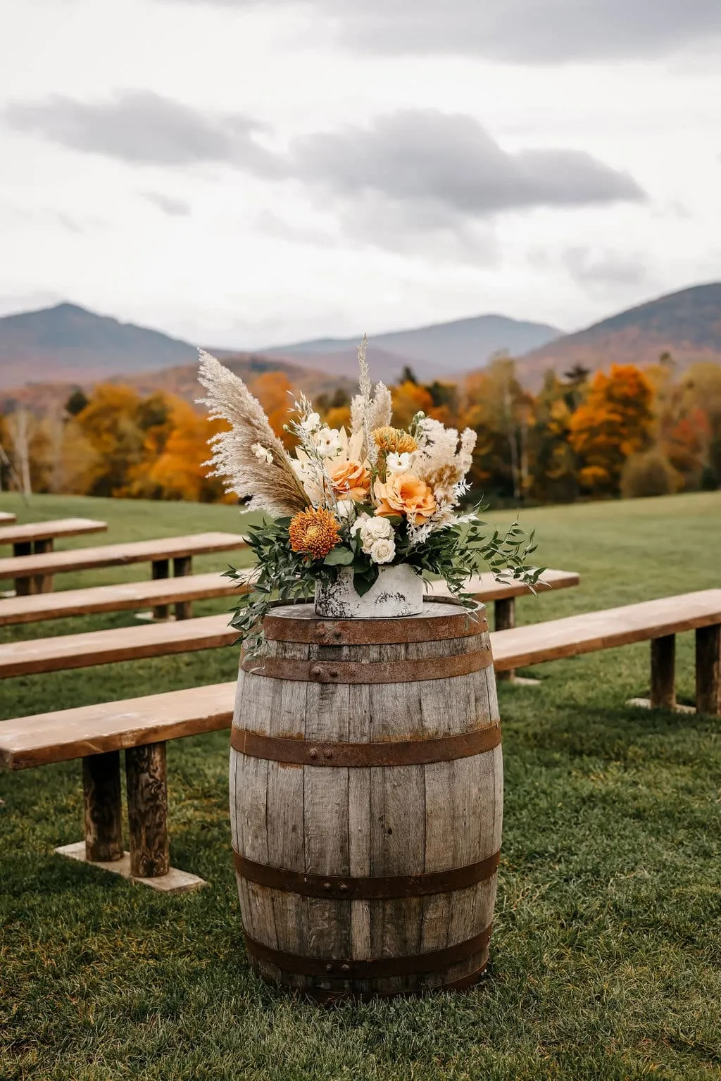 Wedding venue overlooking the mountain | Love in Focus Studio