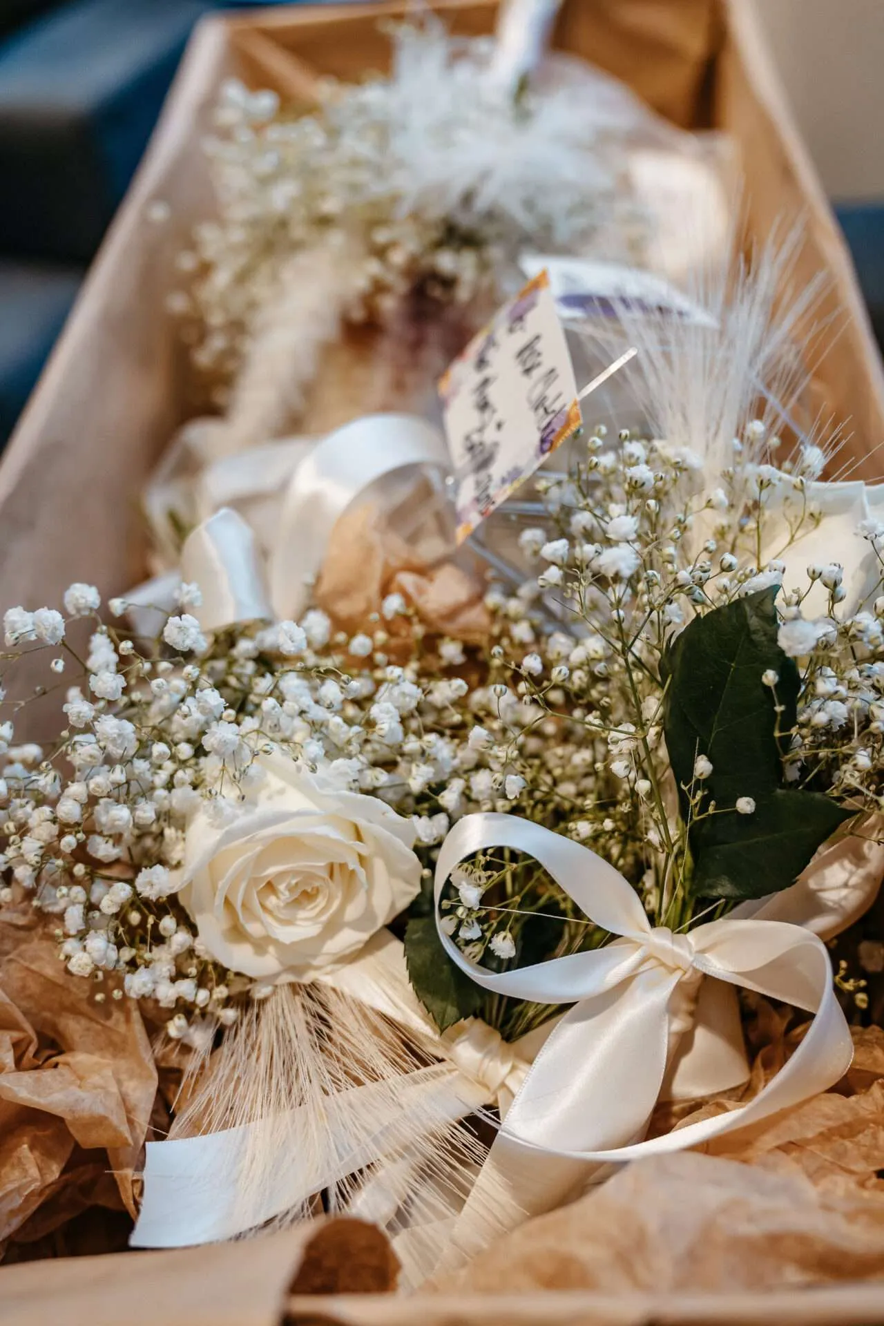 The average wedding cost in Boston include the groomsman bouttonieres